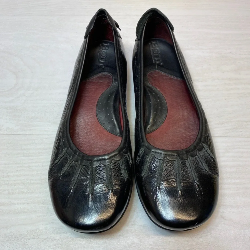 Born Womens 7 Ballet Flats Scalloped Trim Bow Heel Black Leather Slip On W0394